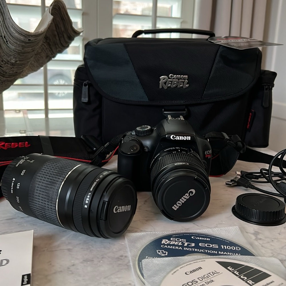Canon Rebel T3 EOS 1100D Camera